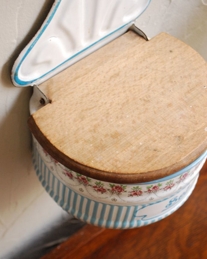 フランス輸入のBB社アンティークのホーローセル缶（ローズガーランド