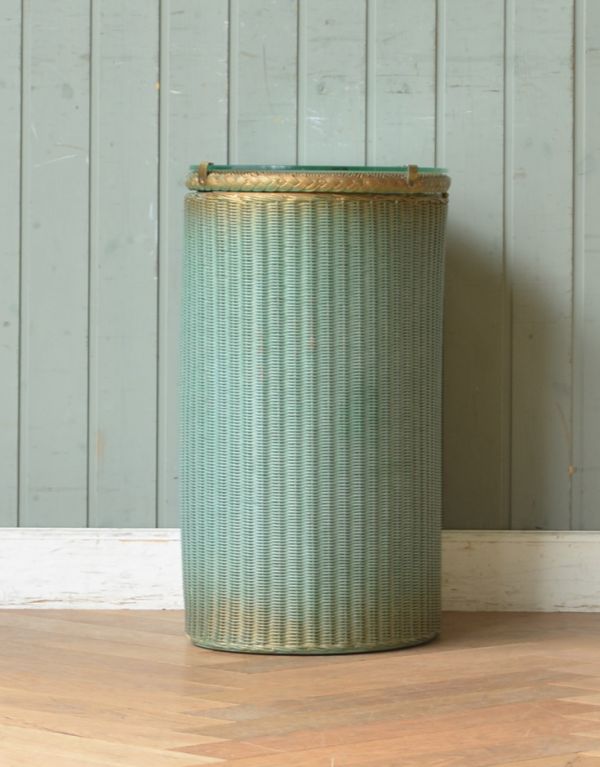 ロイドルーム アンティーク家具 イギリスのアンティーク家具、ビーンズ型のロイドルームボックス。サイドはこんな感じです。(d-1149-f)