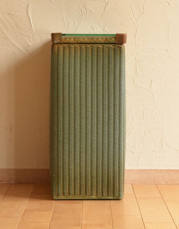 ロイドルーム アンティーク家具 アンティークのイギリス家具、ガラス天板のロイドルームランドリーボックス。サイドはこんな感じです。(d-1152-f)