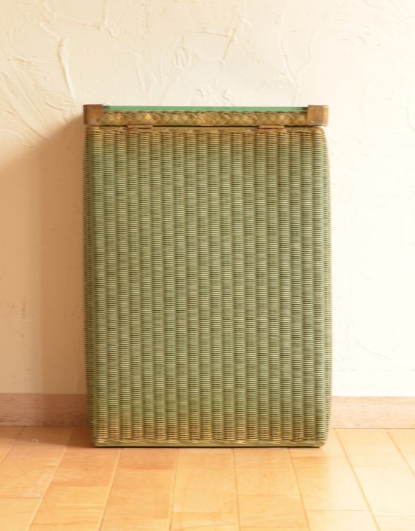 ロイドルーム アンティーク家具 アンティークのイギリス家具、ガラス天板のロイドルームランドリーボックス。きちんとメンテナンスしてあるので、裏側もキレイです。(d-1152-f)