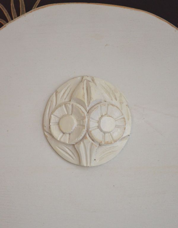 アンティークのキャビネット アンティーク家具 フランスの可愛いアンティーク家具、ホワイトペイントのドレッサー。トップにはアクセントが付いています。(d-1156-f)