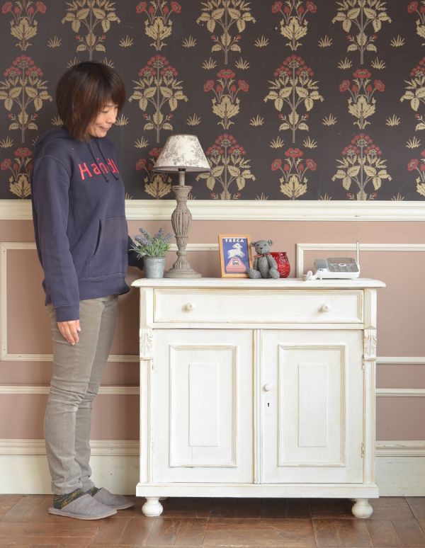 アンティークのキャビネット　アンティーク家具　アンティークのペイント家具、フランスのペイントのキャビネット（カウンター） 。リビングの電話台にもオススメです。(d-1160-f)