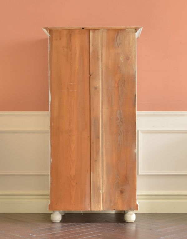 アンティークのキャビネット　アンティーク家具　フレンチスタイルのアンティーク家具、ホワイトペイントのガラスキャビネット。きちんとメンテナンスしてあるので、裏側もキレイです。(d-1163-f)