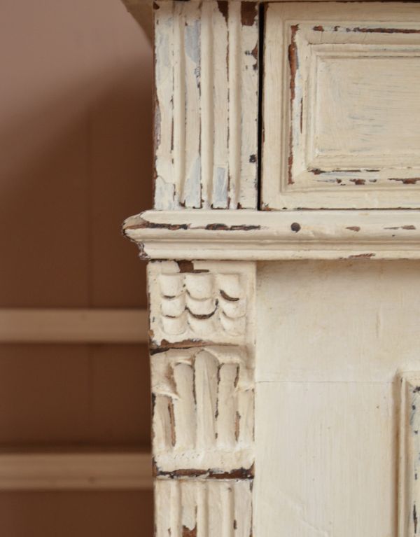 アンティークのキャビネット アンティーク家具 フランスのアンティークペイント家具、彫りの素敵なキャビネット。美しい彫にうっとり。(d-1166-f)