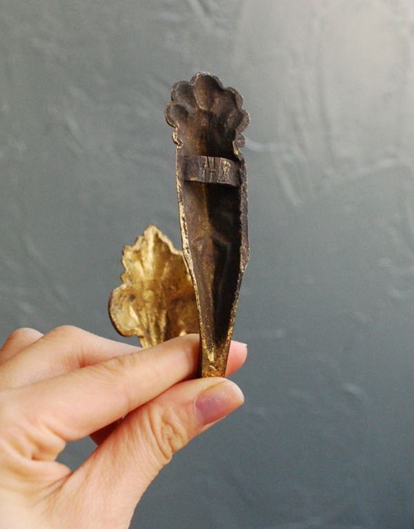 アンティーク雑貨　フレンチインテリア、アンティークのカーテンフック、カーテンホルダー。裏側はこんな感じです。(d-1172-z)