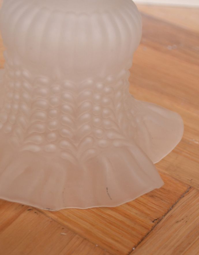 壁付けブラケット　照明・ライティング　フランスで見つけためずらしいアンティークウォールブラケット（壁付け照明）。アンティークのため、多少の欠け・傷がある場合がありますが、使用上問題はありませんので、ご了承下さい。(d-1183-z)