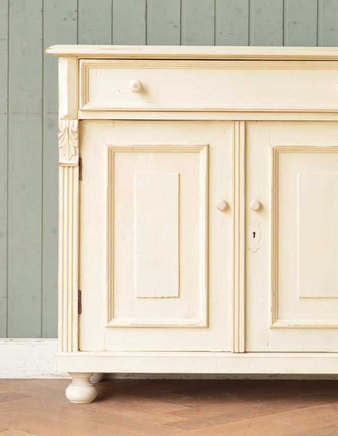 アンティークのキャビネット アンティーク家具 アンティークのペイント家具、フランスの香り漂うペイントのキャビネット(カウンター)。あっという間に憧れの外国のお家のような雰囲気に・・・。(d-1187-f)