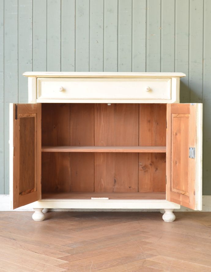 アンティークのキャビネット アンティーク家具 アンティークのペイント家具、フランスの香り漂うペイントのキャビネット(カウンター)。見た目の美しさはモチロン、しっかり収納力もある優れたキャビネットです。(d-1187-f)