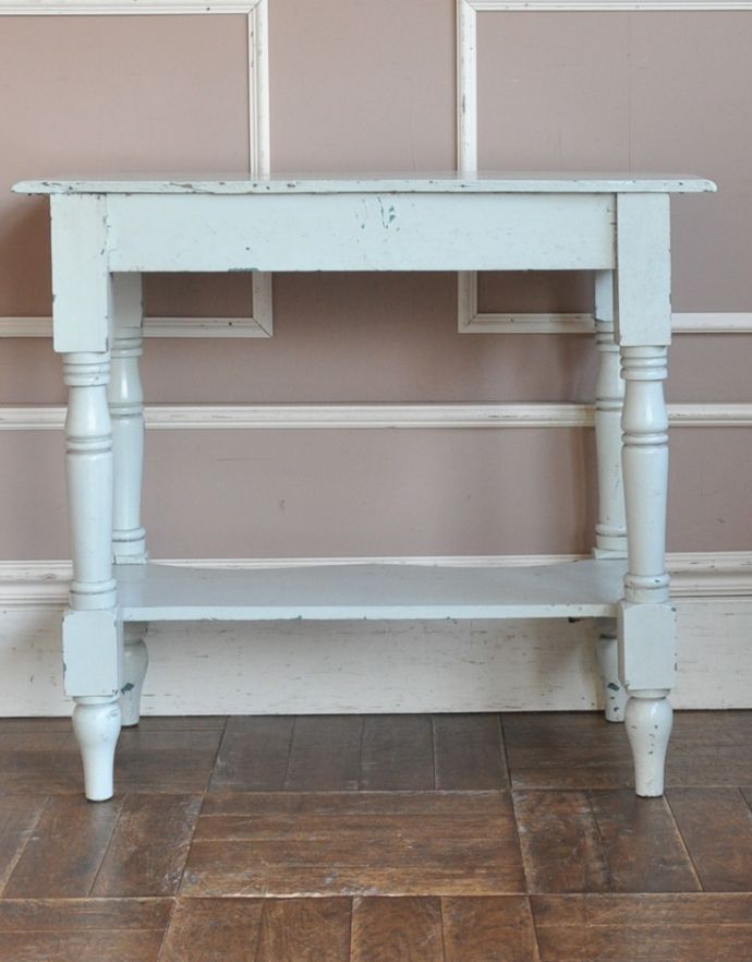 アンティークのテーブル　アンティーク家具　棚板付きアンティーク家具、ペイント仕上げのフレンチコンソールテーブル。きちんと修復しているので、届いたその日からお使いいただけます。(d-1192-f)