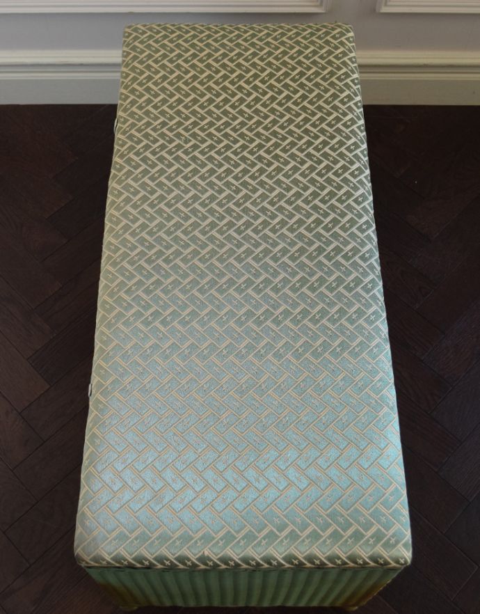 アンティーク|ロイドルーム アンティーク チェア アンティークのロイドルームボックスチェア(ベンチボックス)。ふかふかのクッションなので掛け心地がいいですよ。(d-1196-f)