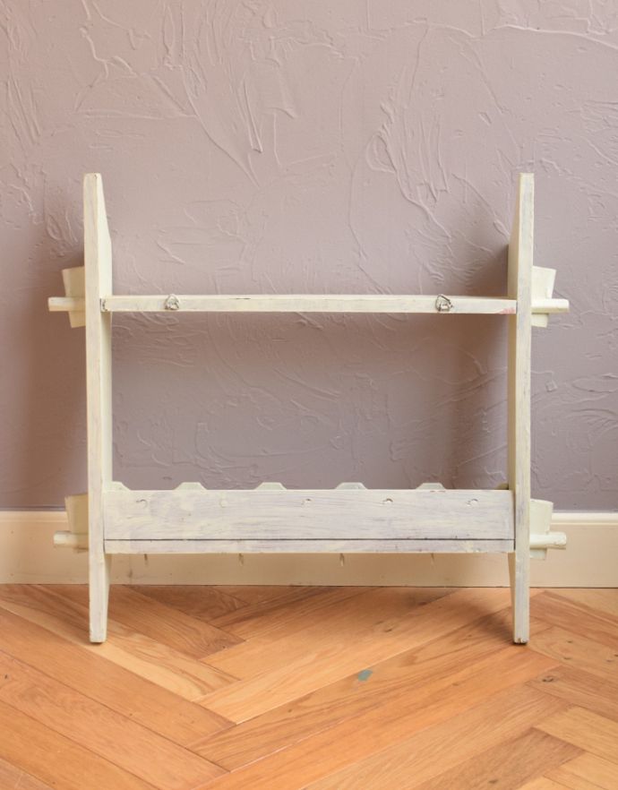 ウォールシェルフ・ウォールハンガー　アンティーク家具　壁に付けて使うアンティーク家具、４つのフックが付いたウォールシェルフ。きちんとメンテナンスしてあるので、裏側もキレイです。(d-1201-f)