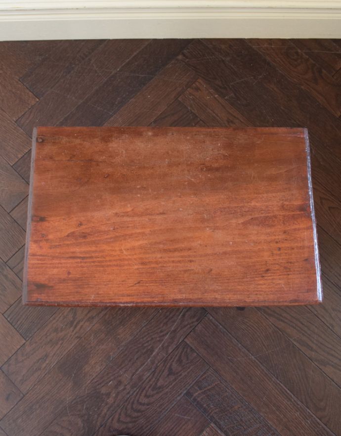 ウォールシェルフ・ウォールハンガー　アンティーク家具　フランスで見つけた小さな家具、アンティークスモールドローワー。天板もお直ししてあります。(d-1203-f)