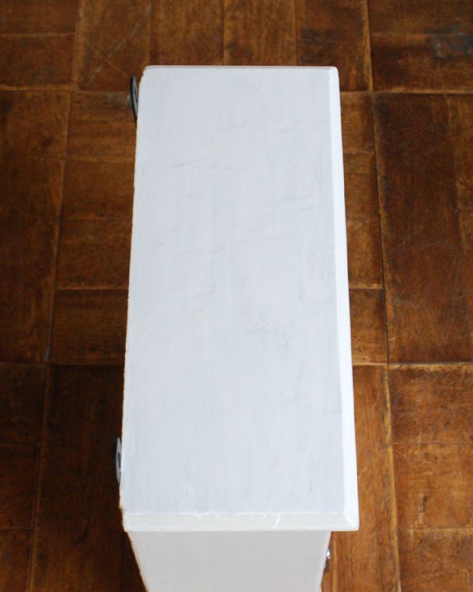 ウォールキャビネット　アンティーク家具　壁掛けできるアンティーク家具、ミラー付きのスモールキャビネット。天板もお直ししてあります。(d-1217-f)