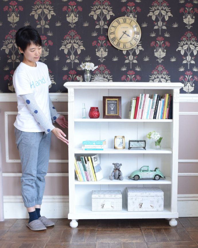 アンティークのキャビネット　アンティーク家具　フランスから届いたアンティーク家具、オープンブックシェルフ（ホワイト）。キレイにメンテナンスをしてお届けします。(d-1234-f)