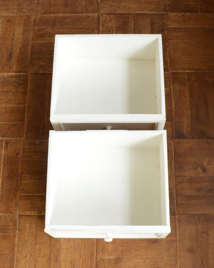 北欧キャビネット　アンティーク家具　テレビ台になるサイドボード（ホワイト）、アンティークフレンチインテリア。引き出しの内側もキレイな状態なので何でも入れられます。(d-1237-f)