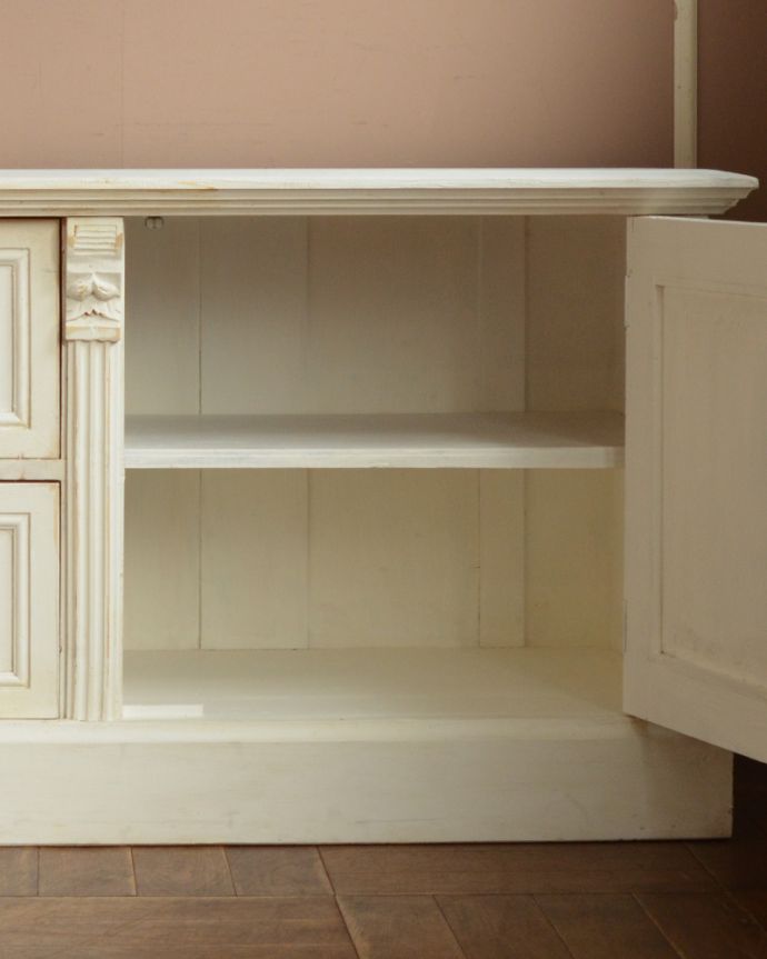 北欧キャビネット　アンティーク家具　テレビ台になるサイドボード（ホワイト）、アンティークフレンチインテリア。棚板は可動します。(d-1237-f)