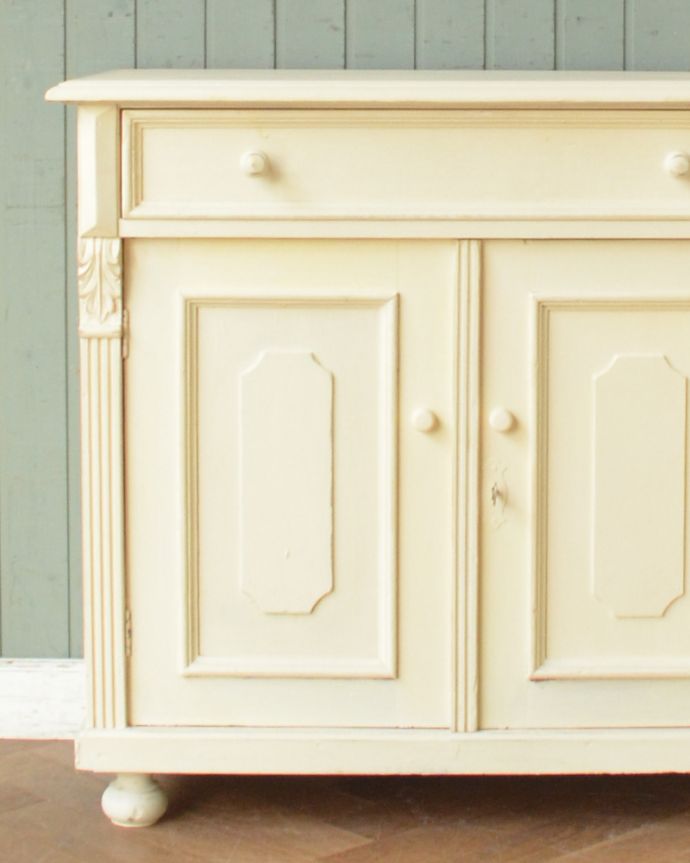 アンティークのキャビネット　アンティーク家具　柔らかいカラーのペイントキャビネット、フランスのアンティーク家具。海外ならではのペイントの風合い。(d-1239-f)