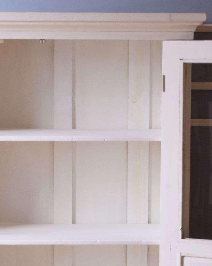 アンティークのキャビネット アンティーク家具 フレンチスタイルのガラスキャビネット(ホワイト)、アンティークのペイント家具。棚板は固定です。(d-1241-f)