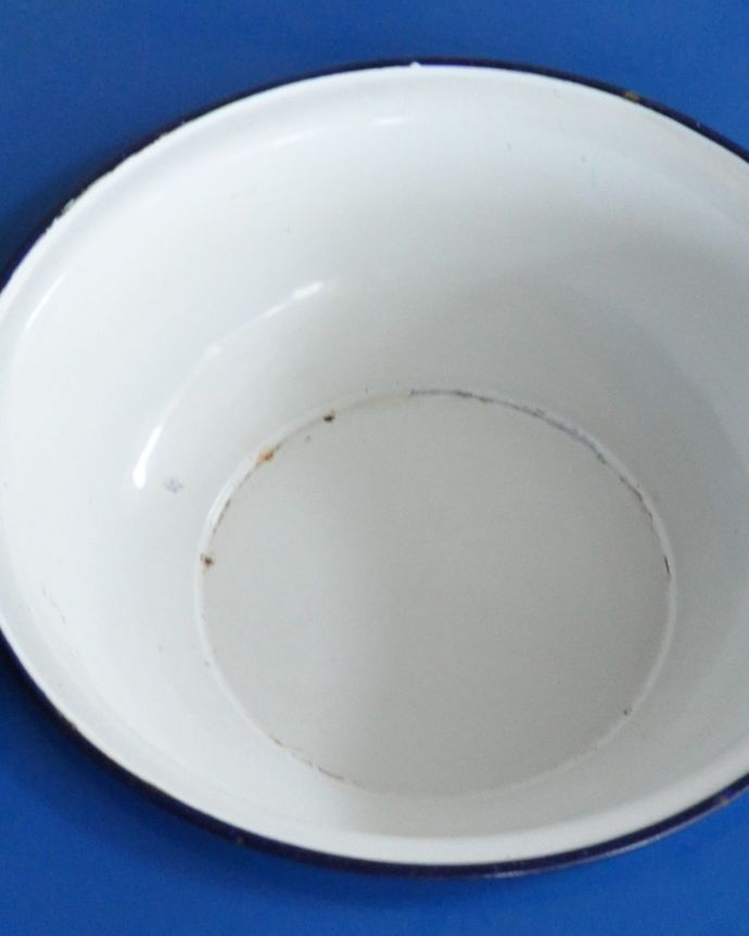 ガーデニング家具　アンティーク家具　雨にも丈夫なアンティーク家具、おしゃれなウォッシュスタンド（ブルー）。ボウルは、清潔感のある白！つるんとした質感がホワイトカラーを引き立てます。(d-1250-f)