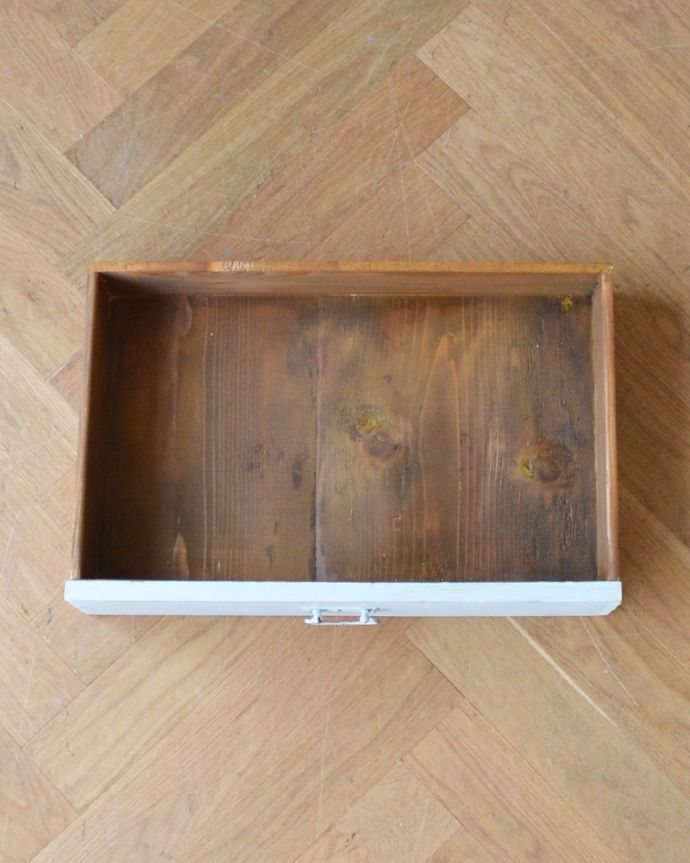 アンティークのキャビネット　アンティーク家具　アンティークのフレンチインテリア、引き出しと扉が付いたスモールキャビネット。天板もキレイに仕上げました。(d-1259-f)