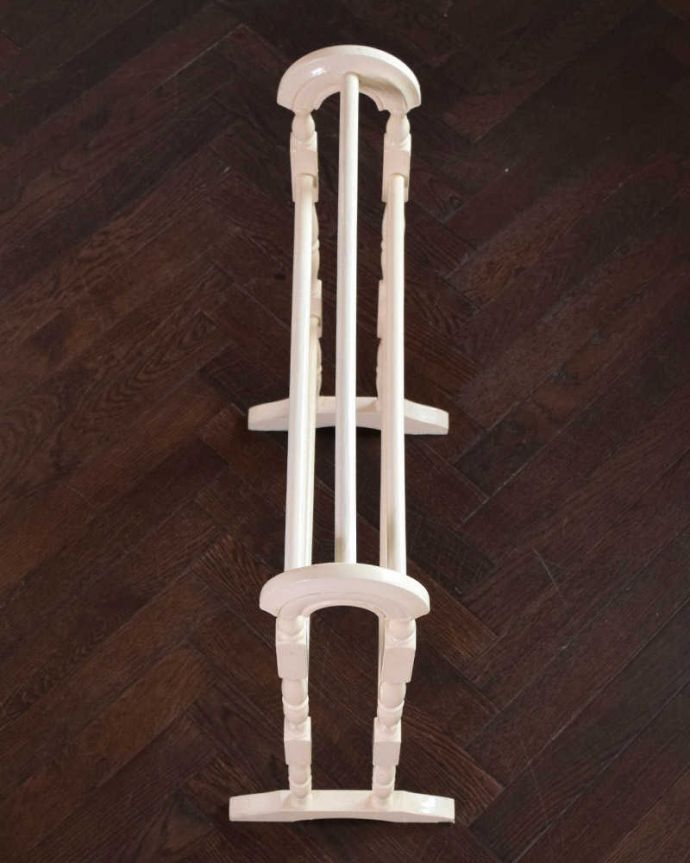 タオルハンガー アンティーク家具 室内干しが楽しくなるアンティークのアーチ型タオルハンガー(タオルレイル)。可愛くって使いやすいタオルハンガー久々にやってきました!バーは5本付いています。(d-1267-f)