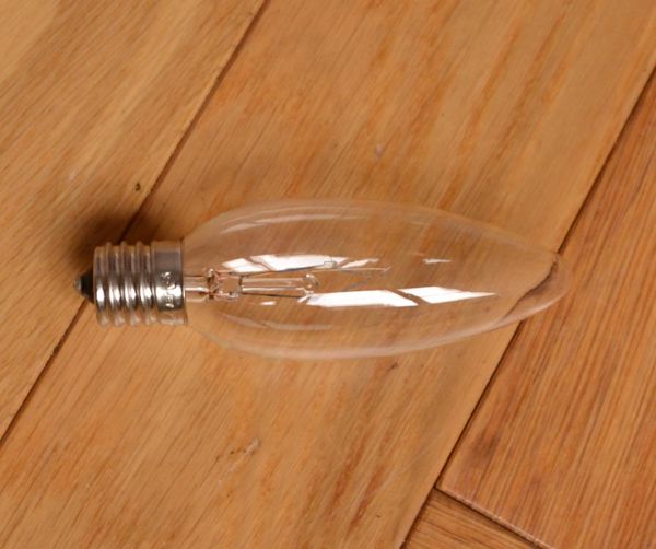 壁付けブラケット　照明・ライティング　フランスのアンティークデッキランプ(外灯）　ポーチライト　玄関照明。電球は量販店で購入OKな国産球を１ヶお付けしております。(d-1272-z)