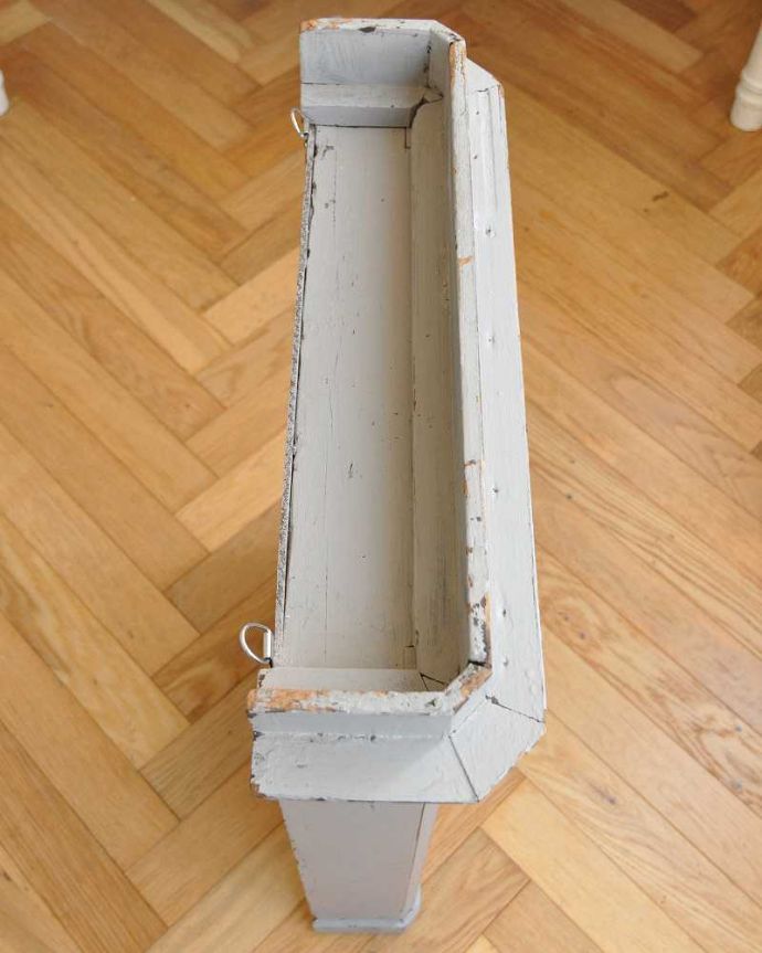 ウォールキャビネット　アンティーク家具　フランスらしい色使いがステキなアンティークのスモールキャビネット。上から見ると･･･キャビネットの形はこんな感じです。(d-1276-f)