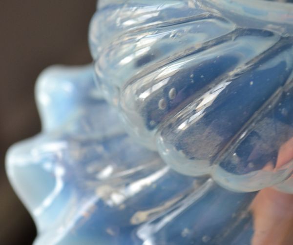 ペンダントライト　照明・ライティング　フリルが美しいオパールセント シェード ペンダントライト（器具セット付き）。オパールセントガラスは見とれてしまう程美しいアンティークガラスの魅力です。(d-1277-z)