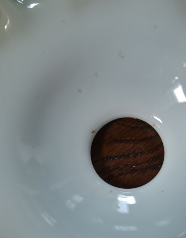 ペンダントライト 照明・ライティング ミルクガラスのアンティーク照明、アンティークペンダントライト(コード・シャンデリア電球・ギャラリーA付き)。アンティークは新品ではありません。(d-1281-z)