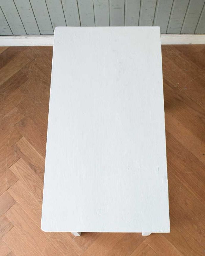 アンティークのテーブル アンティーク家具 ホワイトペイントの可愛いコンソールテーブル、デスクにもなる小さなアンティークテーブル。天板もキレイに仕上げました。(d-1282-f)