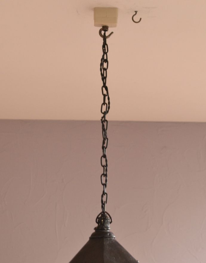 ペンダントライト　照明・ライティング　フランスから到着、アンティークペンダントランプ（Ｅ17シャンデリア球付）。コードもブラックカラーで合わせました。(d-1286-z)