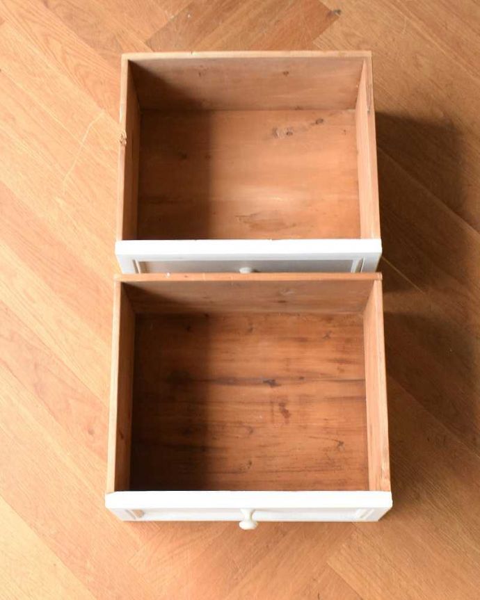 アンティークのキャビネット　アンティーク家具　テレビボードにピッタリ！フレンチホワイトのアンティークサイドボード。引き出しの中もキレイです。(d-1295-f)