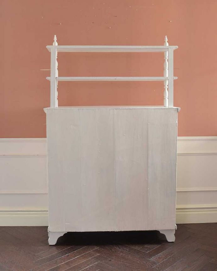 アンティークのキャビネット　アンティーク家具　ホワイトペイントの可愛いアンティーク家具、フランスから届いたドレッサー。後ろからも見て下さい。(d-1305-f)