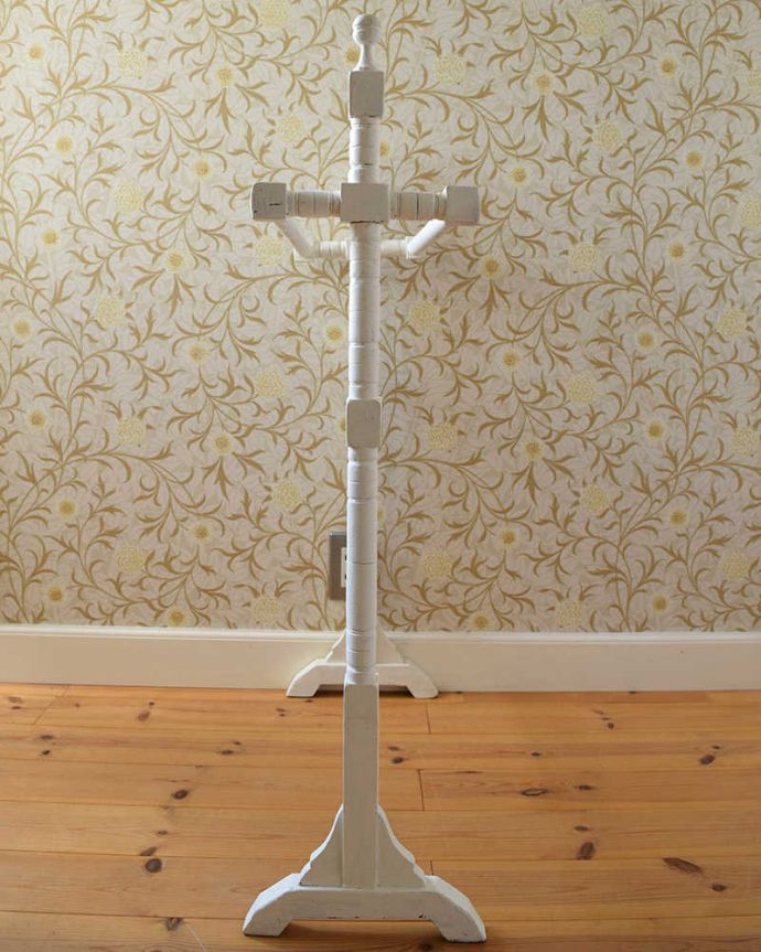 タオルハンガー　アンティーク家具　洗面やパントリーで使えるお洒落なアンティーク家具、タオルハンガー（タオルレイル）。横から見てもステキ横から見るとこんな感じ。(d-1314-f)