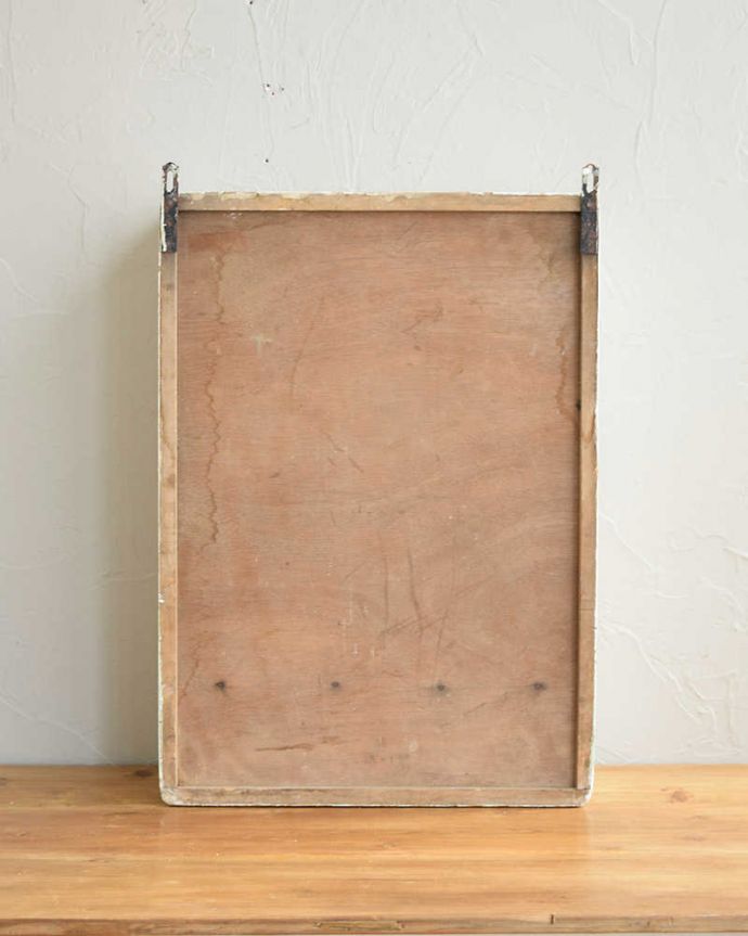 ウォールキャビネット　アンティーク家具　フランス輸入のペイントアンティーク家具、扉が素敵なスモールキャビネット。後ろ姿も見て下さい。(d-1320-f)