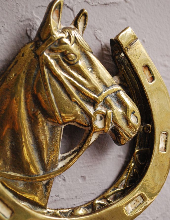 英国からのアンティーク雑貨、お洒落な真鍮ドアノック（馬蹄形）(d