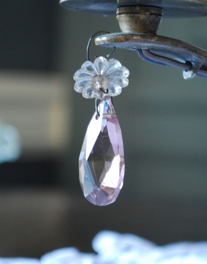 スタンドライト 照明・ライティング 美しいフランスのテーブルランプ、アンティークのシャンデリア(2灯)。明かりを付けなくても、ガラスパーツがキラキラと輝きます。(d-1386-z)