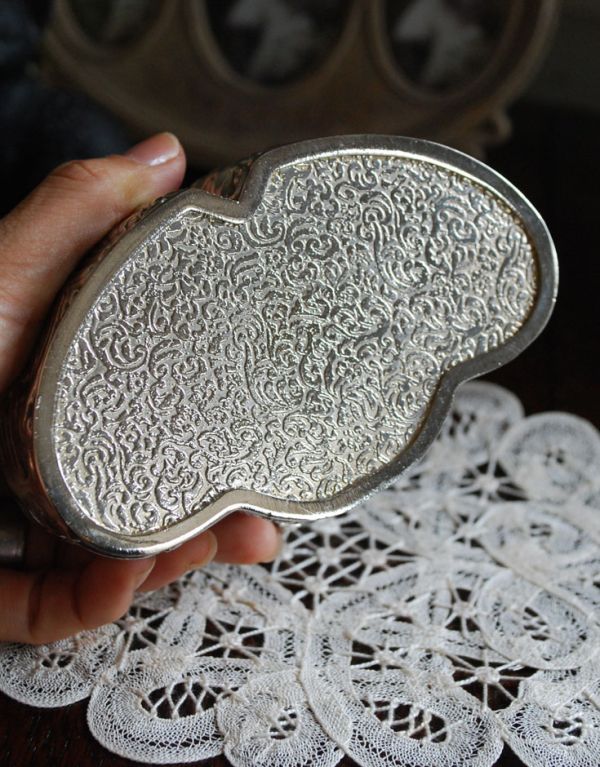 英国シルバープレート、銀のアンティークジュエリーボックス（小物入れ