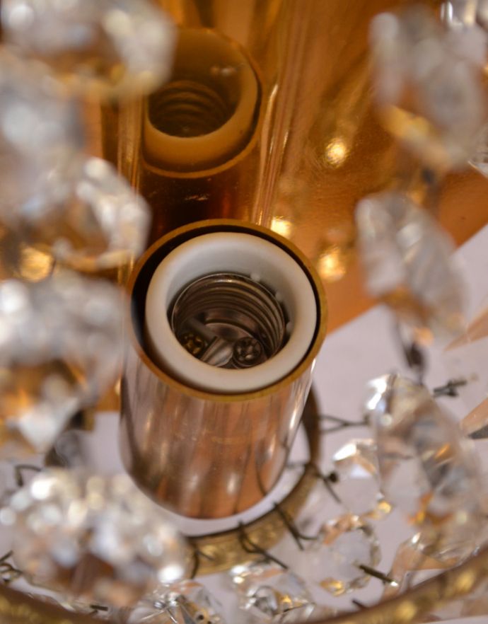 壁付けブラケット　照明・ライティング　ガラスパーツがたっぷり付いた、フランスアンティーク照明、ウォールブラケット（壁付けシャンデリア）（Ｅ17シャンデリア球付）。しっかりオーバーホウルをしたので、ご安心下さい。(d-1390-z)