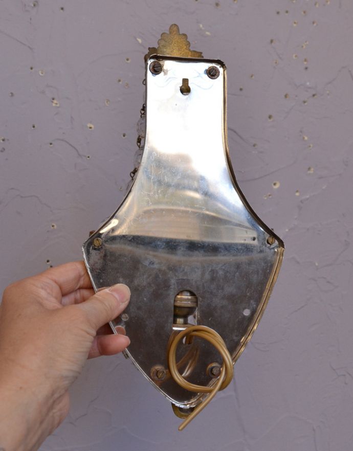 壁付けブラケット　照明・ライティング　壁できらめくアンティークのウォールシャンデリア（壁付け照明）（Ｅ17シャンデリア球付）。※配線に直結するので、電気屋さんによる取り付け工事が必要です。(d-1394-z)