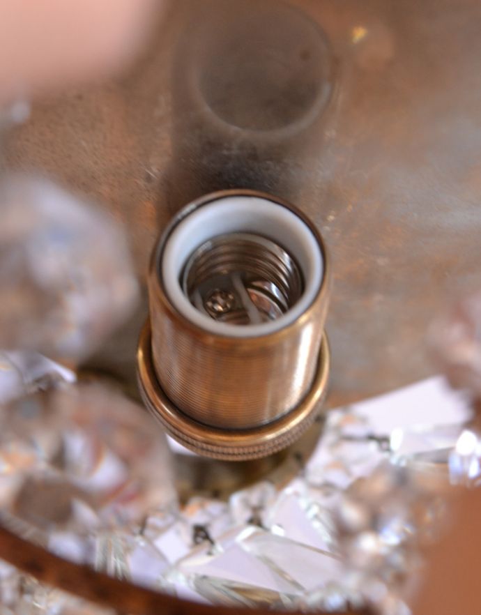 壁付けブラケット　照明・ライティング　壁できらめくアンティークのウォールシャンデリア（壁付け照明）（Ｅ17シャンデリア球付）。しっかりオーバーホウルをしたので、ご安心下さい。(d-1394-z)