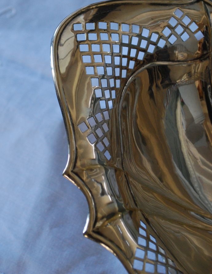 英国の銀食器、透かし彫りの美しい持ち手付きコンポート（アンティーク