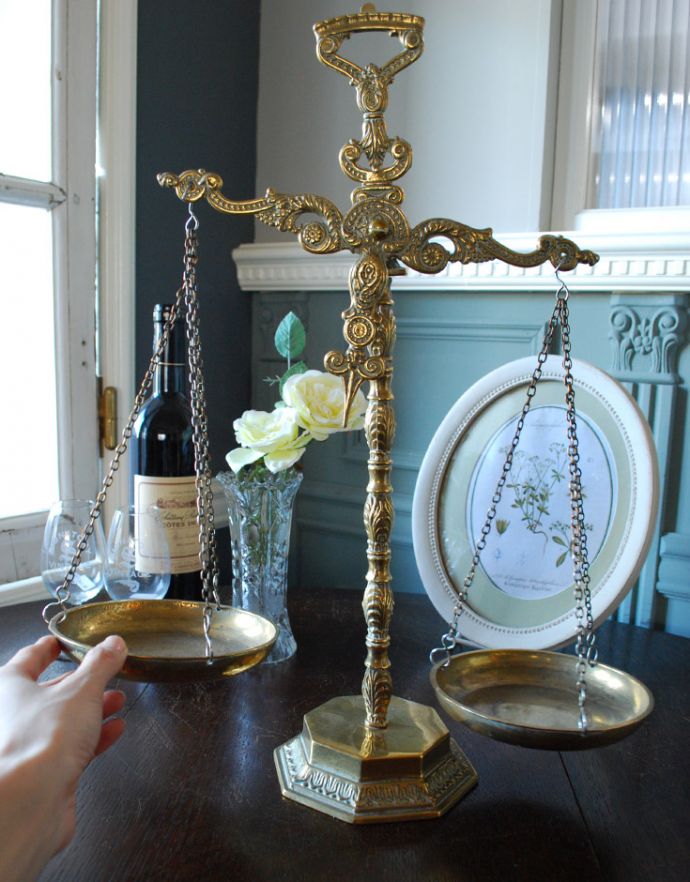 英国アンティーク雑貨、装飾の美しい真鍮製の天秤はかり(d-1416-z