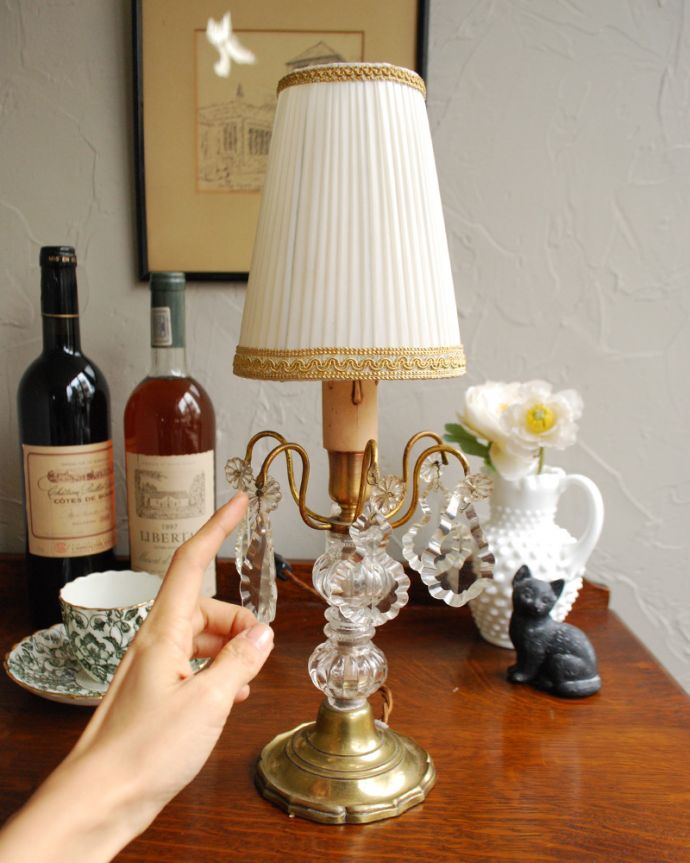 スタンドライト 照明・ライティング きらきら輝くアンティークテーブルシャンデリア(E17丸球付)。まるでキャンドルが灯っているかの様な温かな明かりです。(d-1434-z)