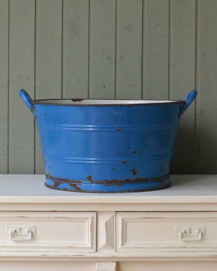 アンティーク 陶磁器の雑貨 アンティーク雑貨 ブルーがキレイなアンティークのベイスン(ホーロー製)。キレイなブルーはお部屋のアクセントカラーになります。(d-1436-z)