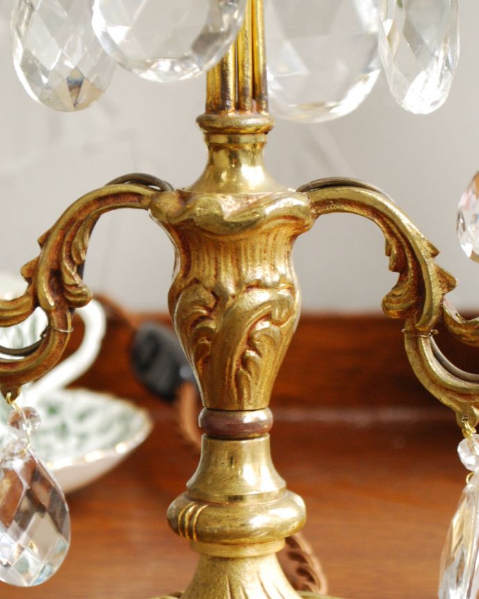 スタンドライト　照明・ライティング　美しいテーブルシャンデリア、フランスアンティーク照明（Ｅ17シャンデリア球付）。装飾がとっても上品で洗練された美しさがあります。(d-1440-z)