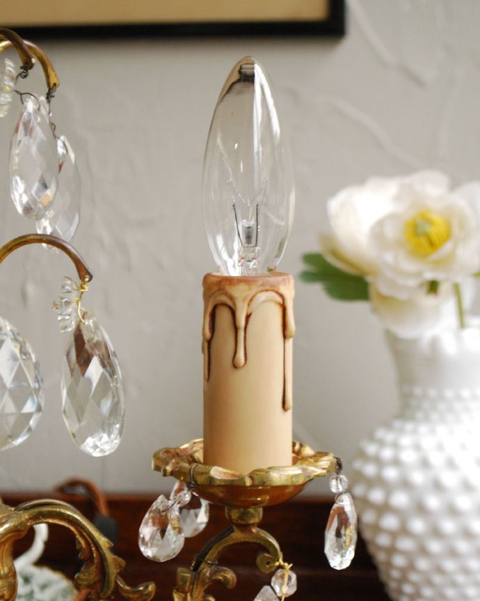 スタンドライト　照明・ライティング　美しいテーブルシャンデリア、フランスアンティーク照明（Ｅ17シャンデリア球付）。本物のキャンドルのように仕上げたデザインです。(d-1440-z)