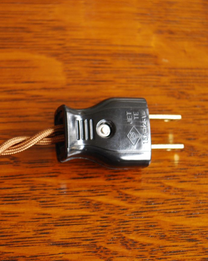 スタンドライト　照明・ライティング　美しいテーブルシャンデリア、フランスアンティーク照明（Ｅ17シャンデリア球付）。黒いシックなコンセントです。(d-1440-z)