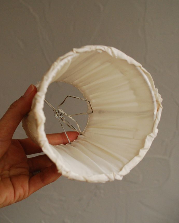 スタンドライト 照明・ライティング フランス輸入の照明、エンジェルモチーフのテーブルランプ(E17シャンデリア球付)。取り付けが簡単なクリップタイプです。(d-1441-z)