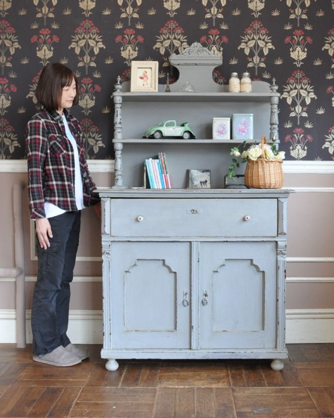 アンティークのキャビネット アンティーク家具 フランスのアンティーク家具、大人っぽいグレーカラーのドレッサー。このドレッサーの前に立つだけでワクワクします。(d-712-f-1)